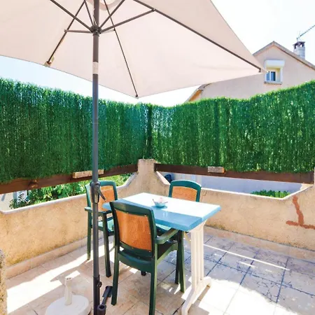 Two-bedroom In Biguglia * ビグーリア